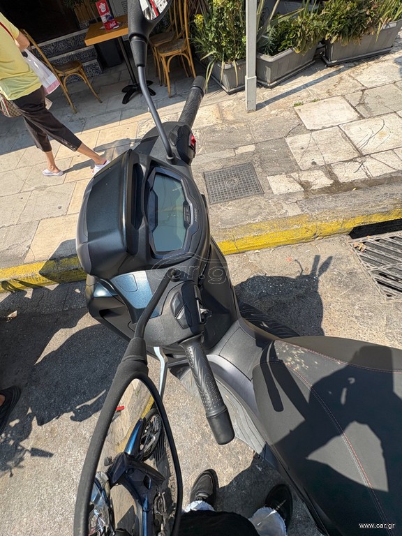 Roller / Scooter 2022 Beverly 300