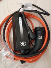 Γνήσιο Σετ Καλωδίων Φόρτισης Toyota (Schuko & Type 2) + Αυθεντική Τσάντα