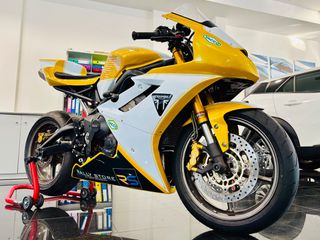 Triumph Daytona 675 2006-thumb-1