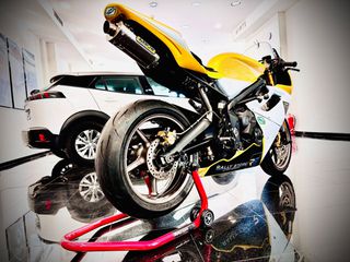 Triumph Daytona 675 2006-thumb-2