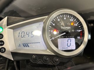 Triumph Daytona 675 2006-thumb-11