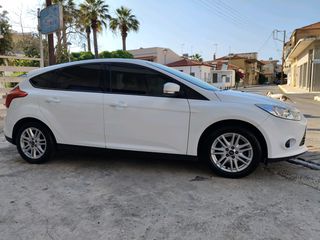 Ford Focus 2014 ecoboost-thumb-1