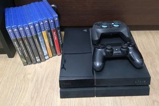 Ps4 + 2 Controller + 10 Games (ΘΕΣΣΑΛΟΝΙΚΗ)