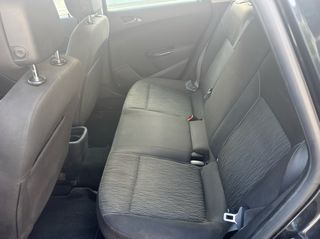 Opel Astra 2016-thumb-4
