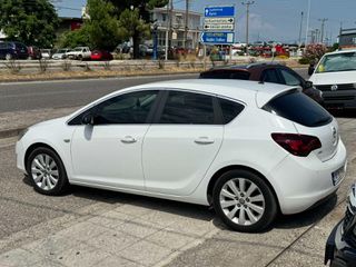 Opel Astra 2013-thumb-2