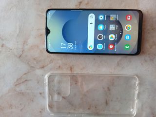Κινητό με 101 GB ξένης μουσικής.