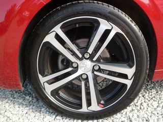 Peugeot 208 2016 1.2 GT LINE **59.000 km**-thumb-5