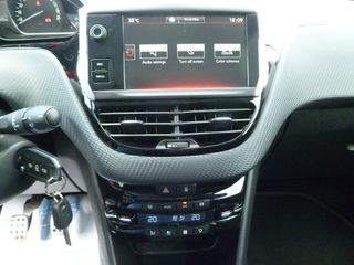 Peugeot 208 2016 1.2 GT LINE **59.000 km**-thumb-20