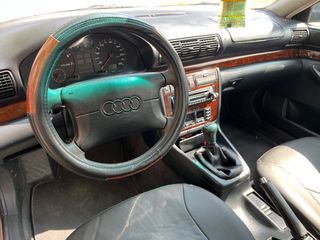 Audi A4 1997-thumb-5