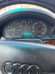 Audi A4 1997-thumb-6