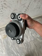 Δεξιά βάση μηχανής Range Rover-thumb-1
