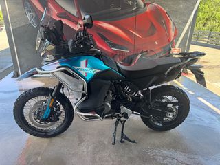 CFmoto 800 MTX 2025 πλούσιος εξοπλισμός