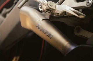 Yamaha YZF-R6 2006 YAMAHA R6-thumb-7