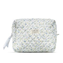 Karen - Large toiletry bag - Blue small floral quilt