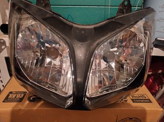 Πωλείται φανάρι vstrom 2008
