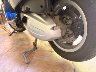 Vespa GTS 300 2019-thumb-6