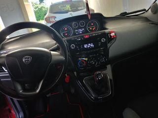 Lancia Ypsilon 2013 1.3 MULTIJET DIESEL-thumb-14