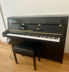 Yamaha B-1sC3 PE silent όρθιο γυαλιστερό με σκαμπό με αποθηκευτικοό χώρο και ακουστικα
