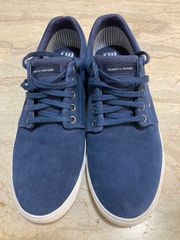 Tommy Hilfiger Σουέτ Sneakers Με Λογότυπο Σκούρο Μπλε χρώμα (Ναυτικό).