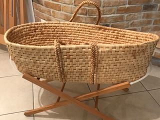 Ψάθινη Καλαθούνα Μothercare με έξτρα ξύλινη βάση και στρωματάκια
