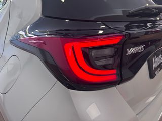 Toyota Yaris 2023 full extra bitone 37400km-thumb-57