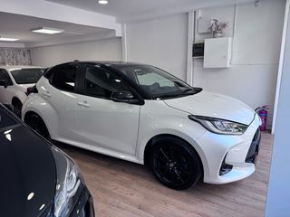 Toyota Yaris 2023 full extra bitone 37400km-thumb-4