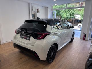Toyota Yaris 2023 full extra bitone 37400km-thumb-22