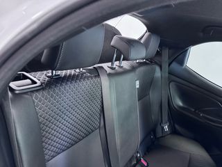 Toyota Yaris 2023 full extra bitone 37400km-thumb-29
