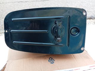 ΤΕΠΟΖΙΤΟ ΒΕΝΖΙΝΗΣ ΜΑΖΙ ΜΕ ΡΟΥΜΠΙΝΕΤΟ VESPA 50S
