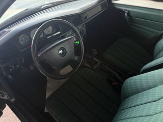Mercedes-Benz 190 1992-thumb-5