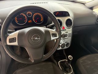 Opel Corsa 2011-thumb-7