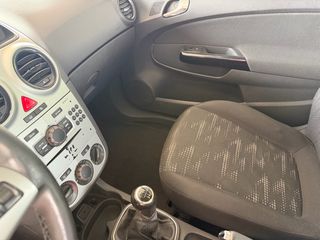 Opel Corsa 2011-thumb-8
