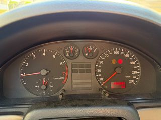 Audi A4 1999 1.6-thumb-15