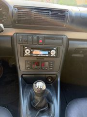 Audi A4 1999 1.6-thumb-17