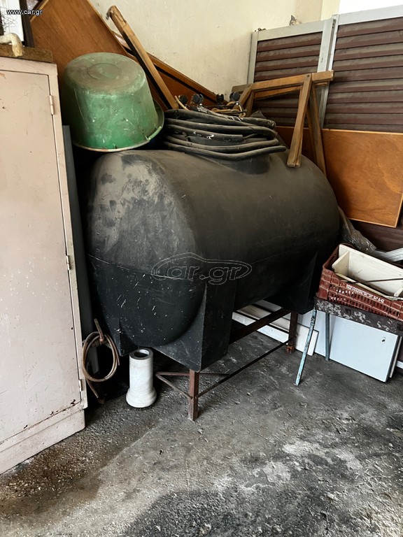 Δεξαμενή πετρελαίου 1.100L