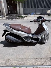 Piaggio Beverly 300 2019-thumb-2