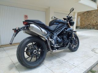 Triumph Speed Triple 1050 2013-thumb-3