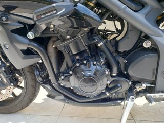Triumph Speed Triple 1050 2013-thumb-4