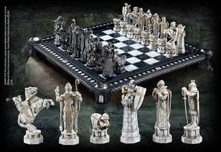 HARRY POTTER - The Final Challenge Chess Set-thumb-2