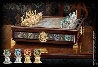 HARRY POTTER - Quidditch Chess Set-thumb-1