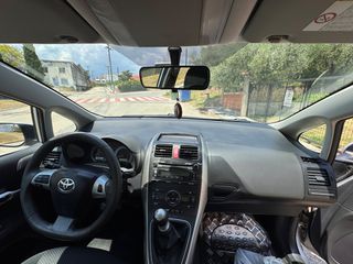 Toyota Auris 2011