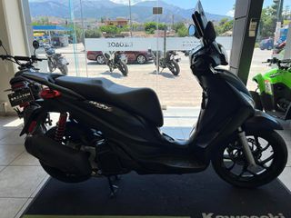 Piaggio Medley 150 2022-thumb-1
