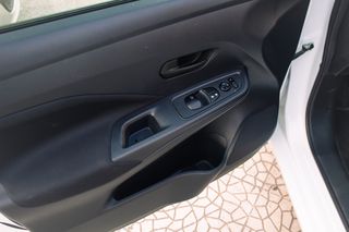 Nissan Micra 2019-thumb-6