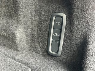 Volvo XC 60 2020 R DESIGN T8/390Hp/AirMatic/HarmanKardon-thumb-47