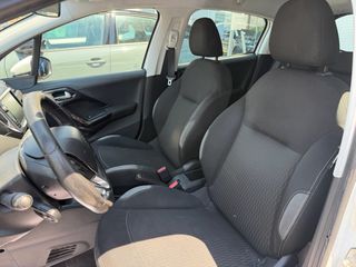 Peugeot 208 2019 1.6 BLUEHDI 100 ACTIVE-thumb-9