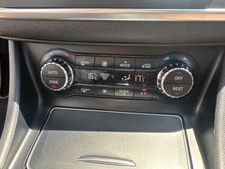 Mercedes-Benz GLA 200 2018 2.2 Diesel 7G-Tronic AMG Line Panorama-thumb-34