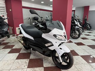 Gilera Nexus 300 2011 ( ΔΟΣΕΙΣ ΜΕΤΑΞΥ ΜΑΣ ΜΕ 50% ΠΡΟΚΑΤΑΒΟΛΗ )