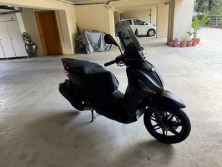 Piaggio Beverly 300 2025 hpe-thumb-2