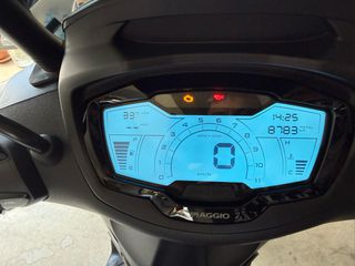 Piaggio Beverly 300 2025 hpe-thumb-9