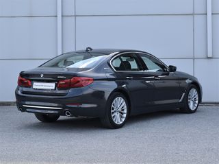 Bmw 530 2017 (530e iPerformance Luxury Line)-thumb-5